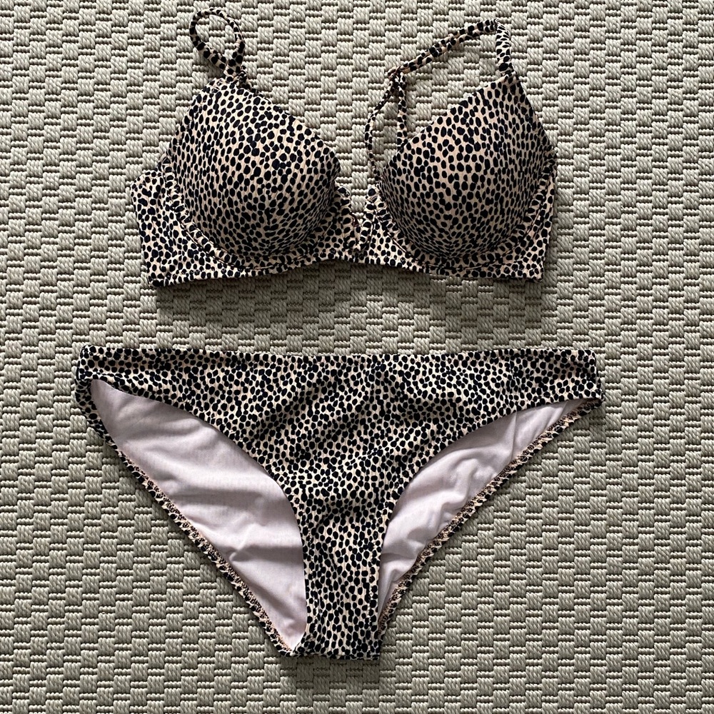 Target shade & shore underwire bikini size M